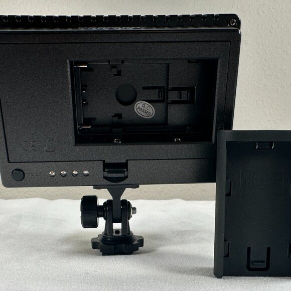 Neewer CN-160 Adjustable & Dimmable 5600K/3200K LED Video Camera Lighting Panel - Picture 10 of 15